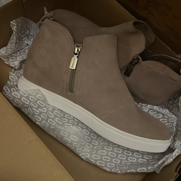 New Blondo WATERPROOF Leather size 9.5 - Picture 5 of 5